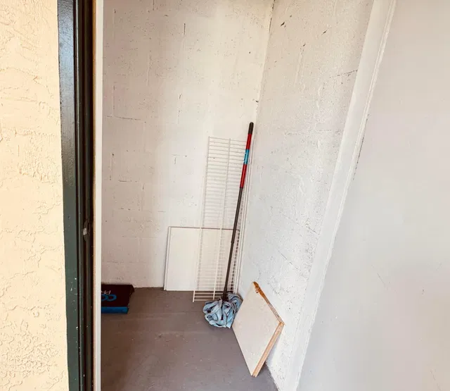 Unit H photo 36