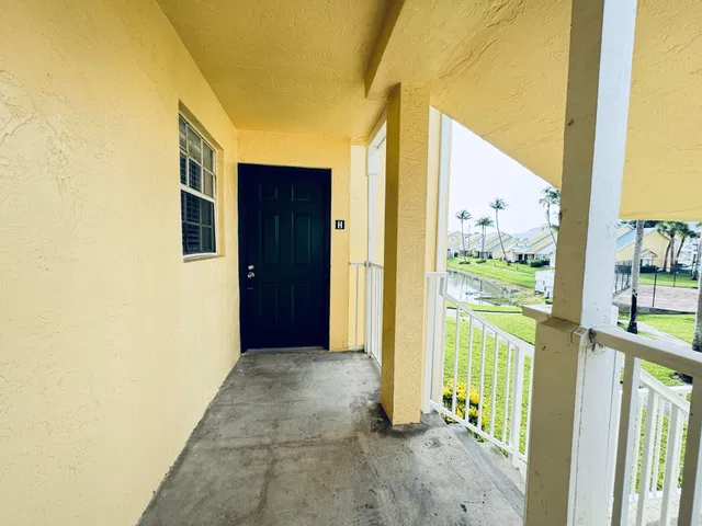 Unit H photo 38