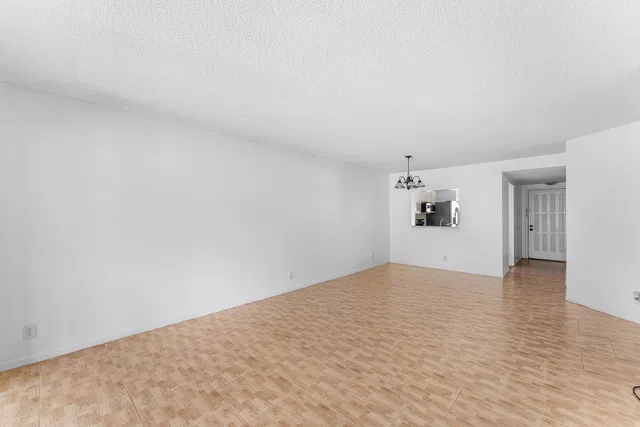 Residence photo 6