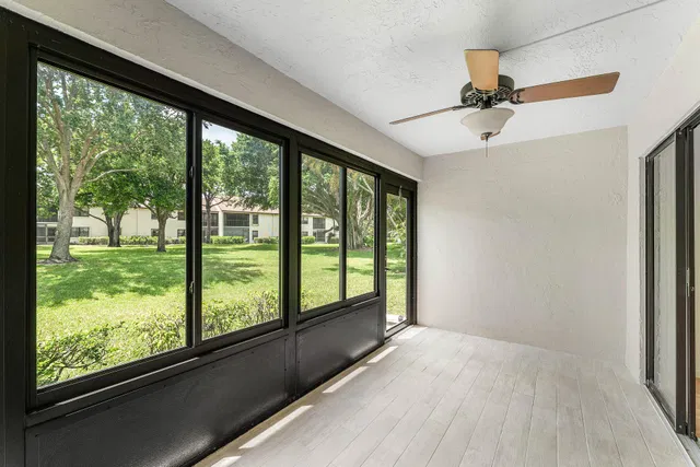 Residence photo 11