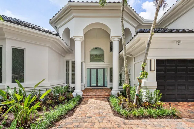 Seasons Residence photo 4