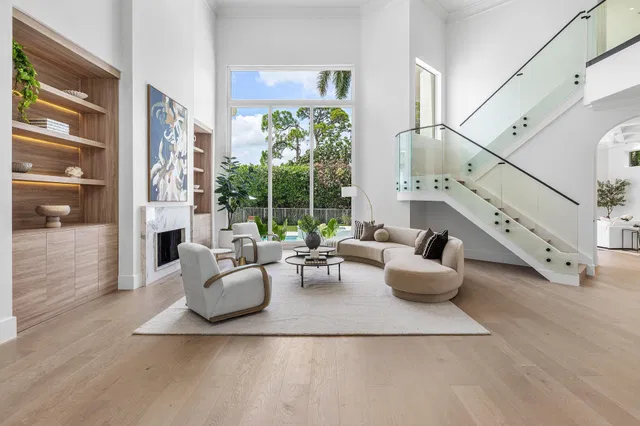 Seasons Residence photo 8