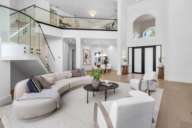 Seasons Residence photo 10