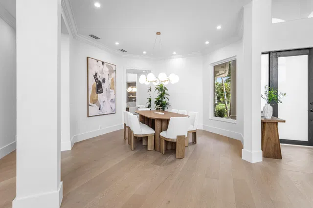 Seasons Residence photo 11