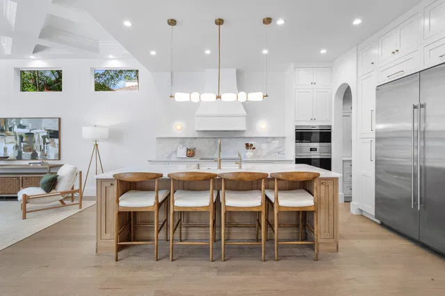 Seasons Residence photo 18