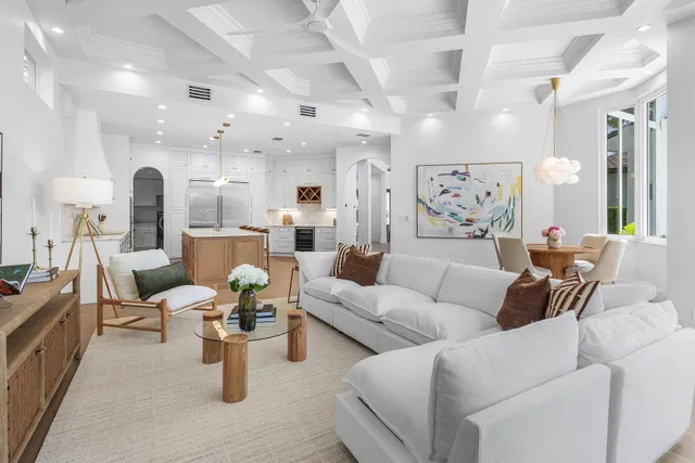 Seasons Residence photo 22