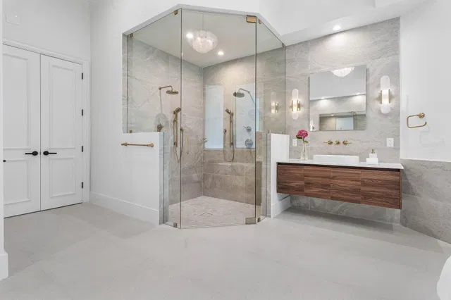 Seasons Residence photo 30