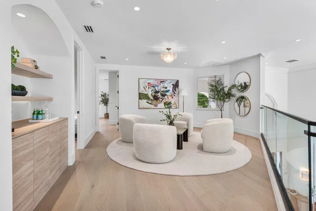 Seasons Residence photo 34