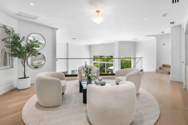 Seasons Residence photo 35