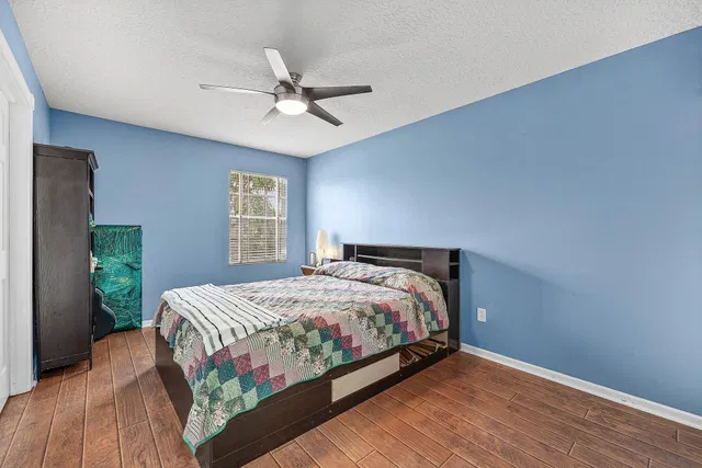 Residence photo 24