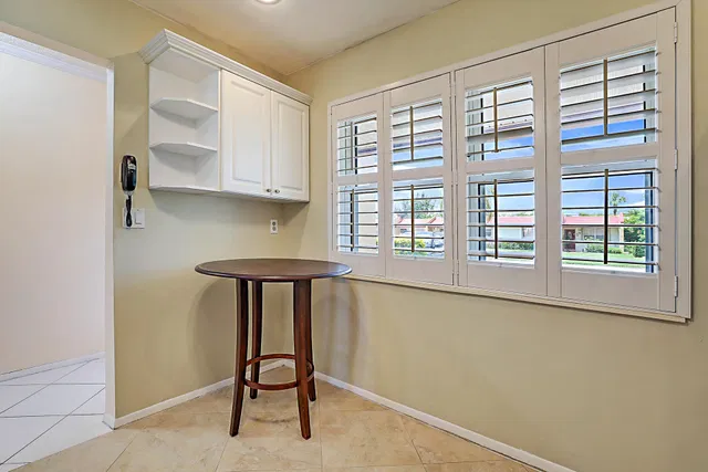 Unit 152 photo 10