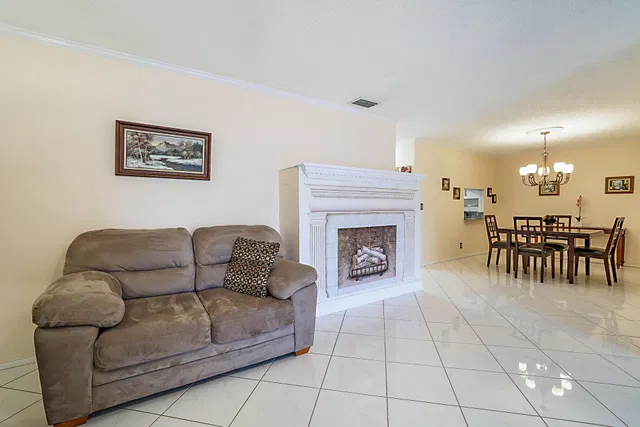 Unit 152 photo 14