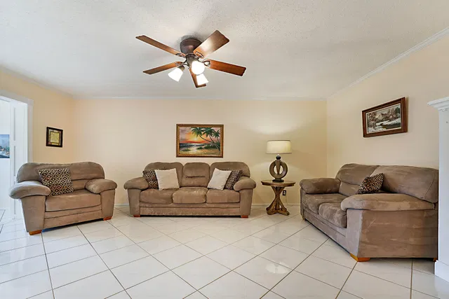 Unit 152 photo 15