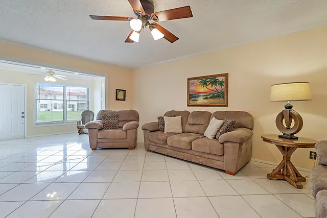 Unit 152 photo 17