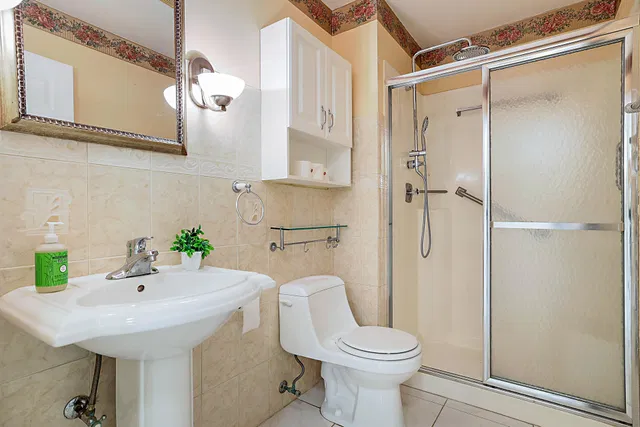 Unit 152 photo 29