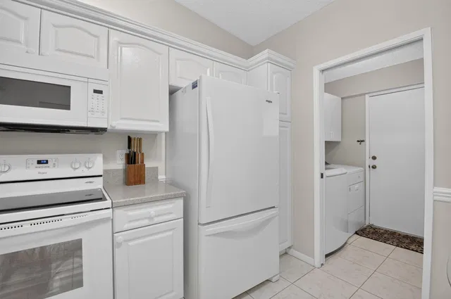 Unit C photo 18