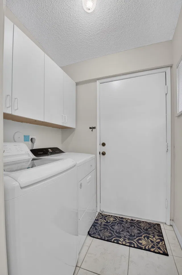 Unit C photo 19