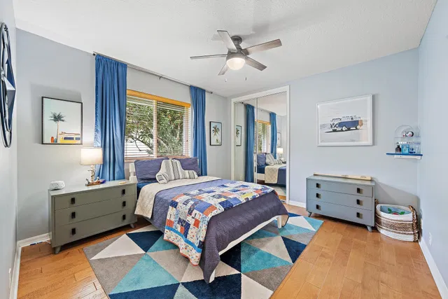 Residence photo 17