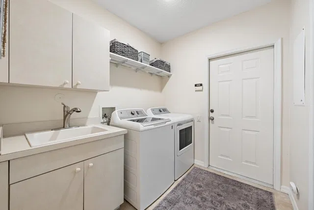 Residence photo 26