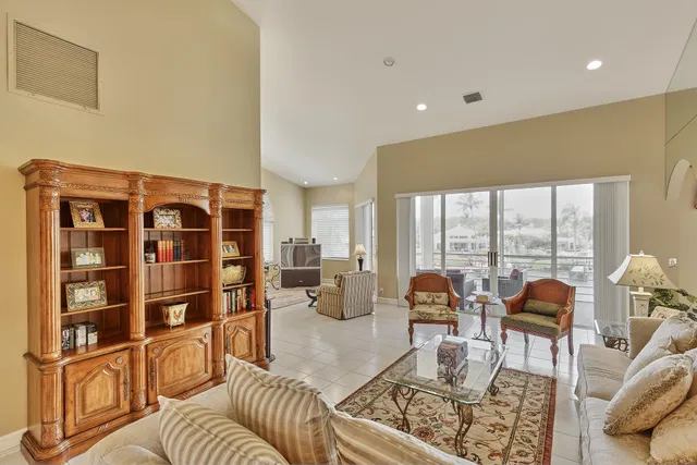 Admirals Cove Residence photo 3