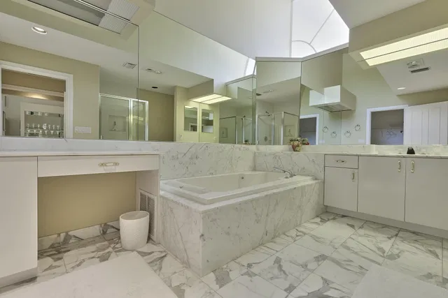 Admirals Cove Residence photo 13