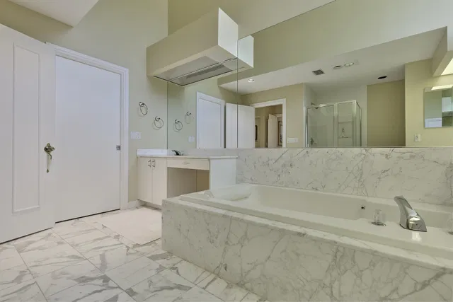 Admirals Cove Residence photo 14