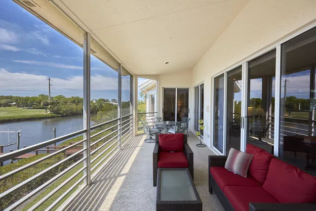 Admirals Cove Residence photo 17