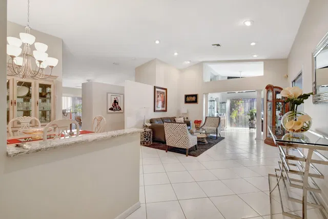 Residence photo 4
