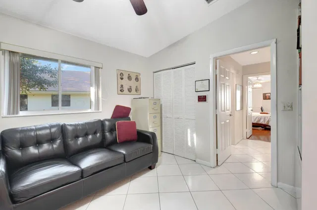 Residence photo 23