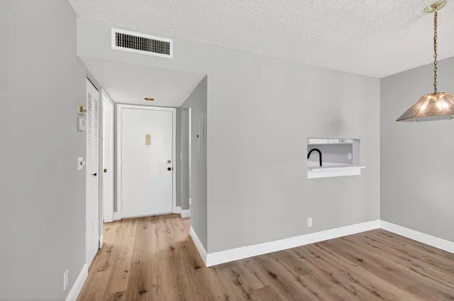  Unit 109 photo 22