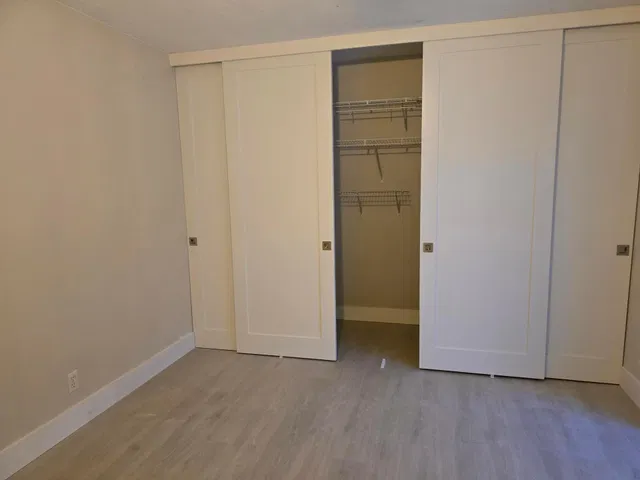 Unit 171 photo 11