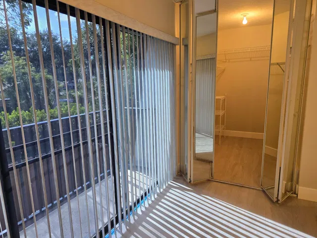 Unit 171 photo 15