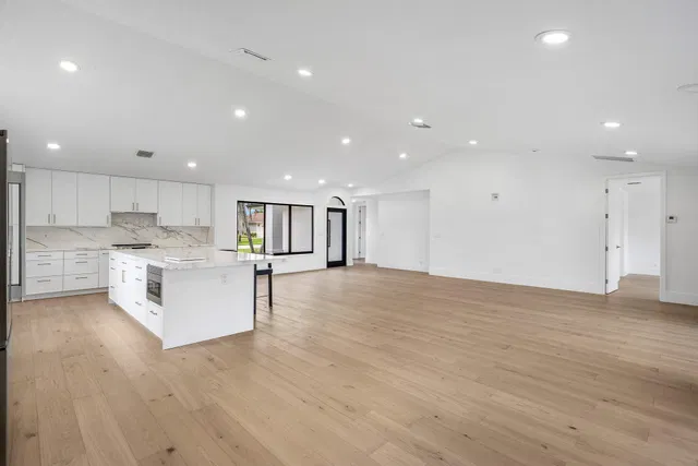 Residence photo 16