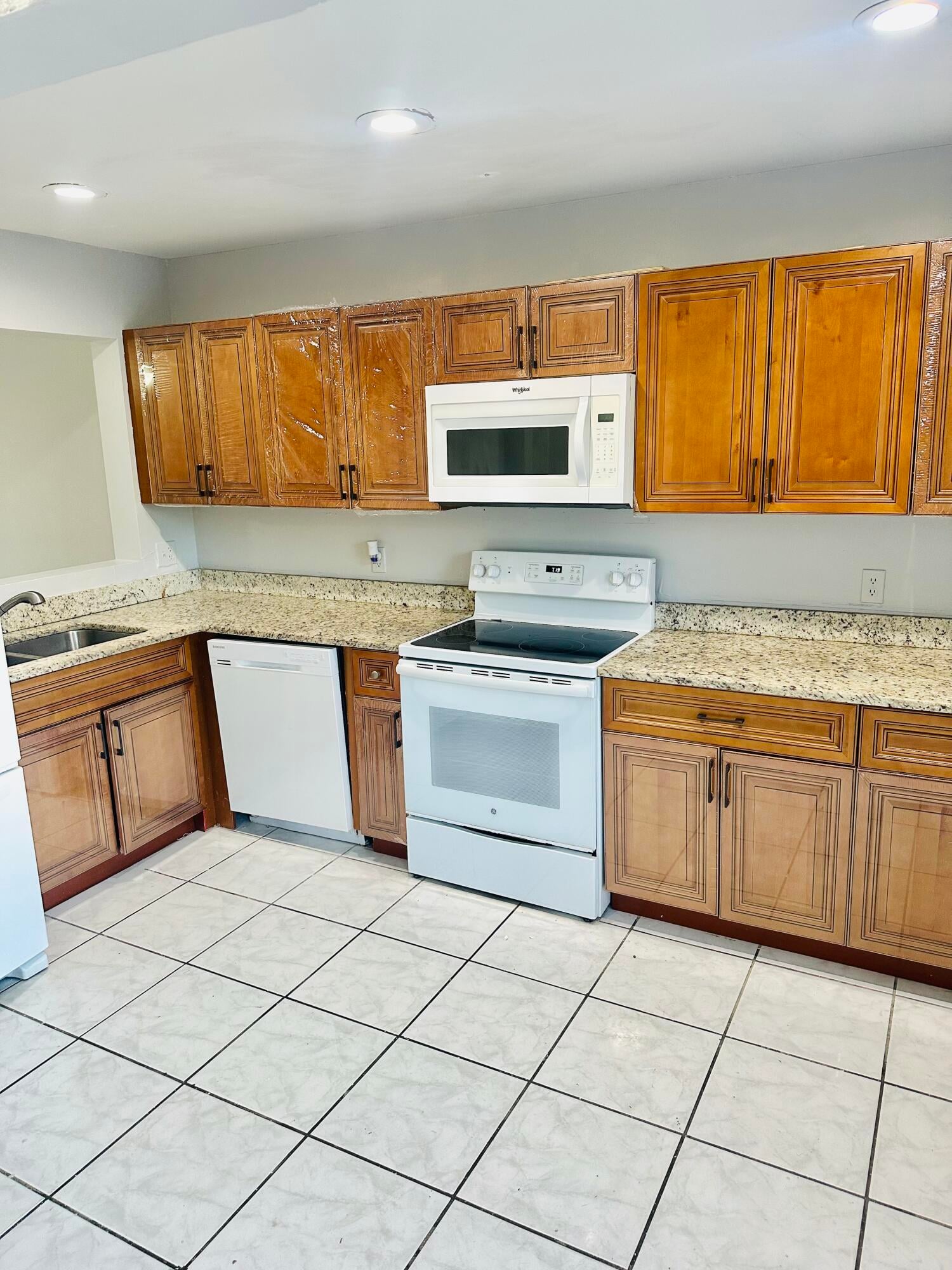 Unit 30 photo 5