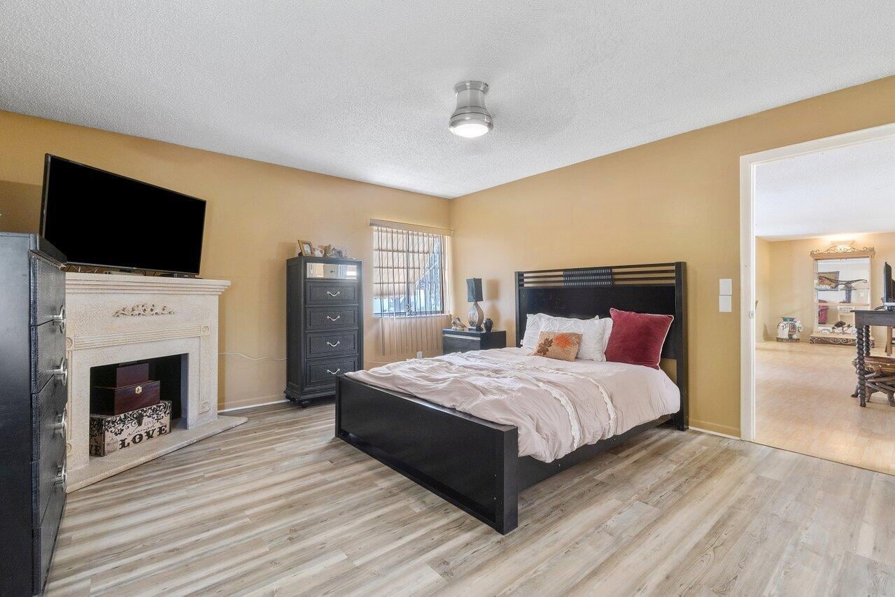  Unit B-2 photo 11
