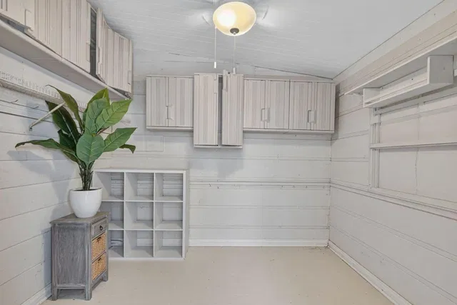  Residence photo 9