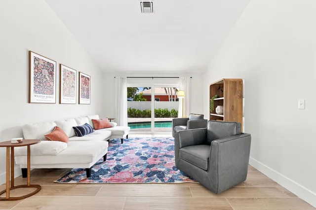 Residence photo 4