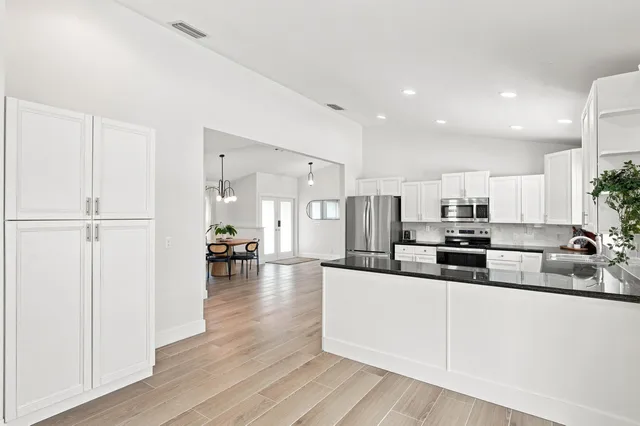 Residence photo 11