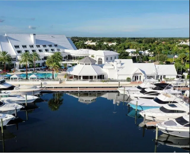Admirals Cove Residence photo 10