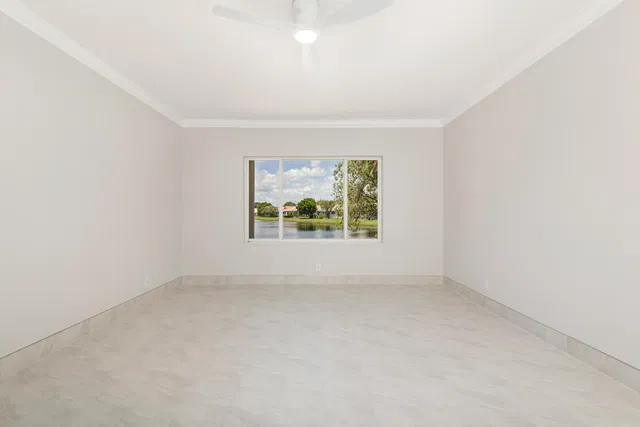 Residence photo 8