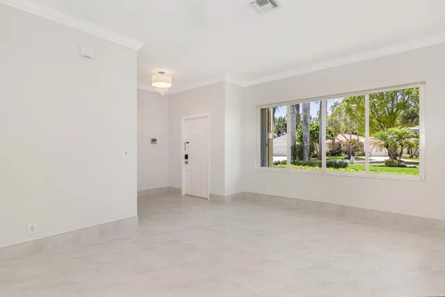 Residence photo 25