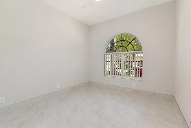 Residence photo 31
