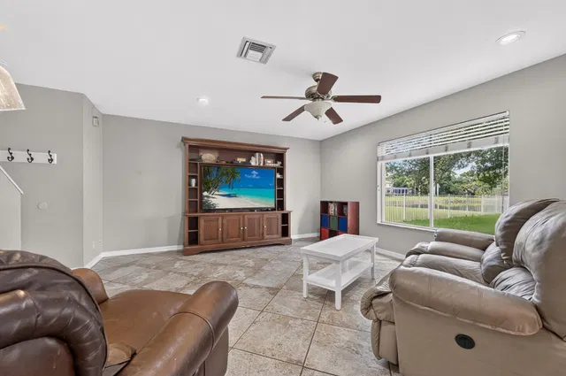 Residence photo 14