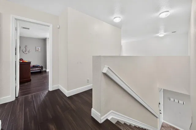 Residence photo 17