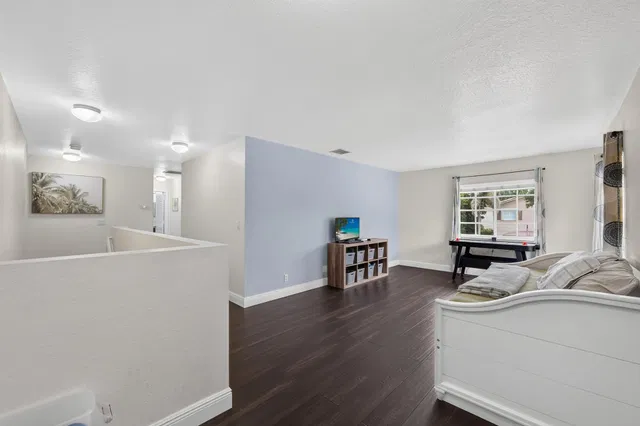 Residence photo 26