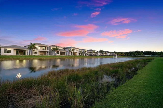 Boca Bridges Residence photo 31