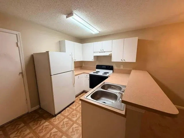 Residence photo 10