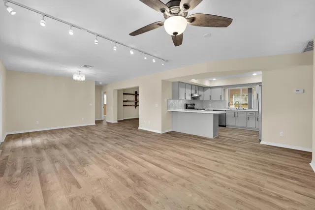 Residence photo 4