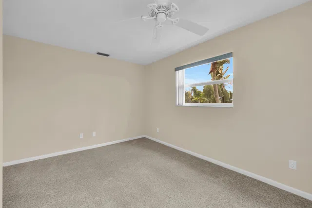 Residence photo 16