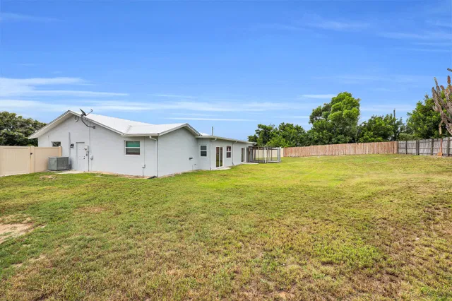 Residence photo 30